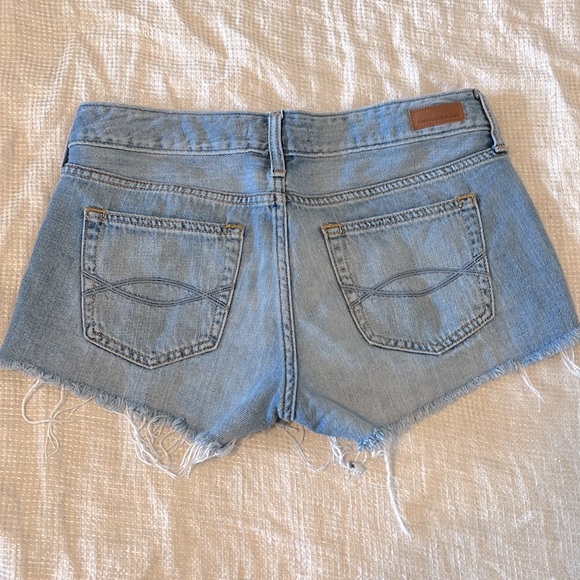 Abercrombie and Fitch Jean shorts - Picture 2 of 5